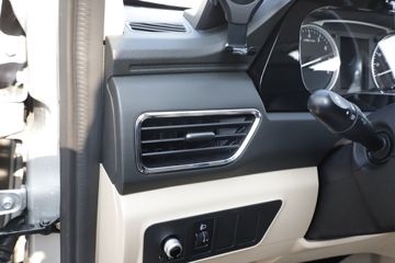 ������Խ��X3 PLUS 2022�� �콢�� 1.6L ���� 122���� 2.55��˫������΢��(����)(SC1034NAS6B1)ͼƬ