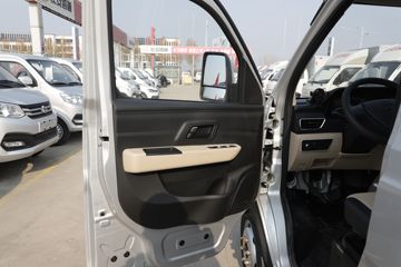 ������Խ��X3 PLUS 2022�� �콢�� 1.6L ���� 122���� 2.55��˫������΢��(����)(SC1034NAS6B1)ͼƬ