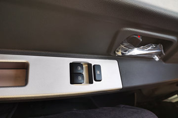 ���� ����F7 133���� CNG 5.5�׵�����ʽ�Ῠ(����)(EQ5127XXY8NDCAC)ͼƬ