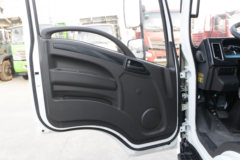 欧铃汽车 金利卡II 豪华版 2.0L 150马力 汽油 4.1米单排厢式轻卡(国六)(ZB5032XXYKDD2L)