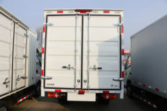 欧铃汽车 金利卡II 豪华版 2.0L 150马力 汽油 4.1米单排厢式轻卡(国六)(ZB5032XXYKDD2L)