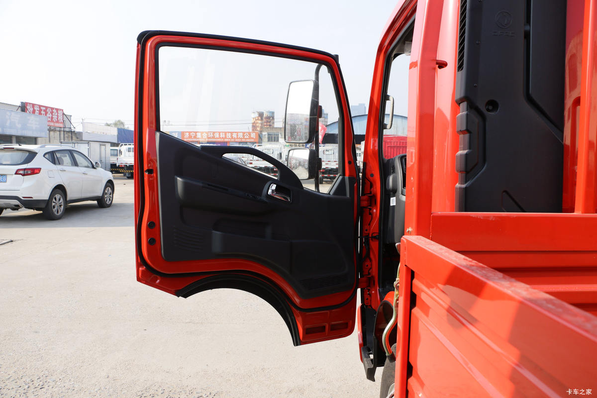 多利卡D6载货车驾驶室图片