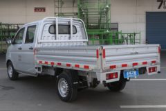 北汽制造 鲸卡T6 豪华版 2.0L 133马力 汽油 2.45米双排栏板微卡(国六)(BAW1030PAB5)