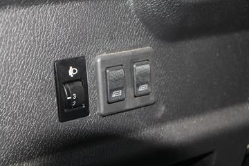 һ������ ��ž���3ϵ 130���� 4X2 3.52����ж��(����)ͼƬ