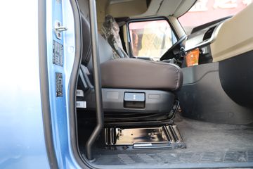 ���� �����V7�ؿ� 560���� 6X4 AMT�Զ�����ͷǣ����(����)(�ٱ�2.73)(HFC4253C1K7E45KS)ͼƬ