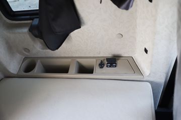 ���� �����V7�ؿ� 560���� 6X4 AMT�Զ�����ͷǣ����(����)(�ٱ�2.73)(HFC4253C1K7E45KS)ͼƬ