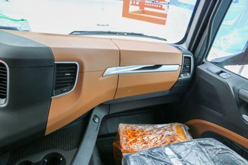 �����ؿ� ����M6000 ݼӢ�� 300���� 4X2 AMT�Զ�����դʽ�ػ���ͼƬ