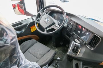 �����ؿ� ����M6000 ݼӢ�� 300���� 4X2 AMT�Զ�����դʽ�ػ���ͼƬ