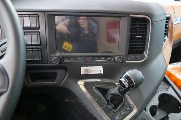 �����ؿ� ����M6000 ݼӢ�� 300���� 4X2 AMT�Զ�����դʽ�ػ���ͼƬ