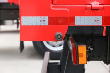 �����ؿ� ����M6000 ݼӢ�� 300���� 4X2 AMT�Զ�����դʽ�ػ���ͼƬ