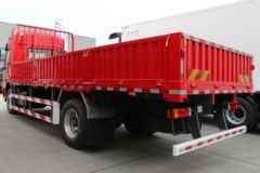 陕汽重卡 德龙L5000 经典版 220马力 4X2 6.8米栏板载货车(国六)