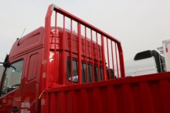 陕汽重卡 德龙L5000 经典版 220马力 4X2 6.8米栏板载货车(国六)