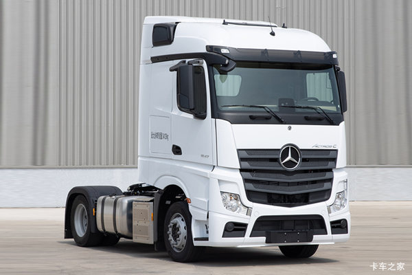 奔驰 Actros 重卡 530马力 4X2 牵引车(国六)