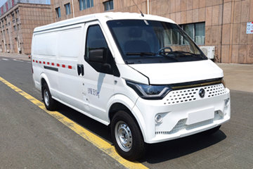 东风超龙 蓝鲸智翔 3.5T 5.1米纯电动厢式运输车42.3kWh