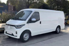 东风超龙 蓝鲸智翔 3.5T 5.1米纯电动厢式运输车42.3kWh