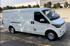 东风超龙 蓝鲸智翔 3.5T 5.1米纯电动厢式运输车42.3kWh