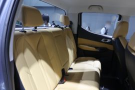 览拓者&nbsp;皮卡驾驶室                                               图片