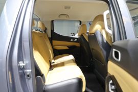 览拓者&nbsp;皮卡驾驶室                                               图片