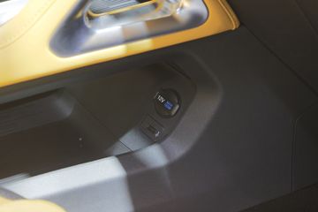 ���� ������ 2023�� �콢�� 2.0L���� 233���� �Զ����� ����˫��Ƥ��ͼƬ