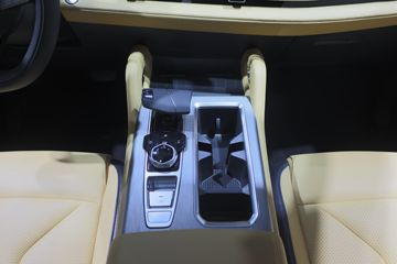 ���� ������ 2023�� �콢�� 2.0L���� 233���� �Զ����� ����˫��Ƥ��ͼƬ