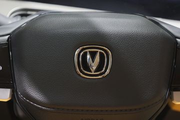 ���� ������ 2023�� �콢�� 2.0L���� 233���� �Զ����� ����˫��Ƥ��ͼƬ