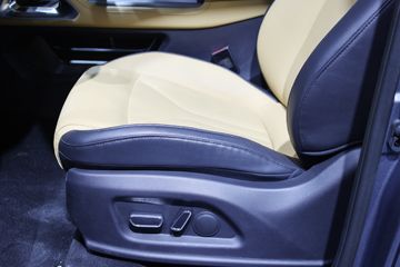 ���� ������ 2023�� �콢�� 2.0L���� 233���� �Զ����� ����˫��Ƥ��ͼƬ