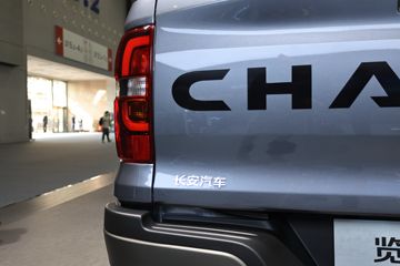 ���� ������ 2023�� �콢�� 2.0L���� 233���� �Զ����� ����˫��Ƥ��ͼƬ