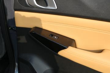 ���� ������ 2023�� �콢�� 2.0L���� 233���� �Զ����� ����˫��Ƥ��ͼƬ