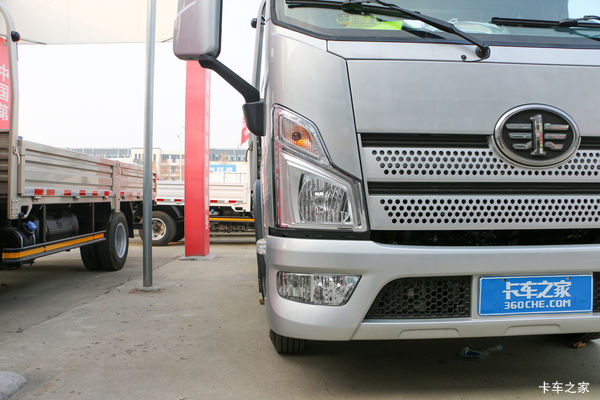 本店7月优惠活动正在进行中,现进店另有精美礼品相送。