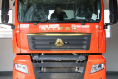 中国重汽 汕德卡SITRAK G7S重卡 奢华版 610马力 6X4 AMT自动挡牵引车(液缓) 中国重汽 汕德卡SITRAK G7S重卡 奢华版 610马力 6X4 AMT自动挡牵引车(液缓)