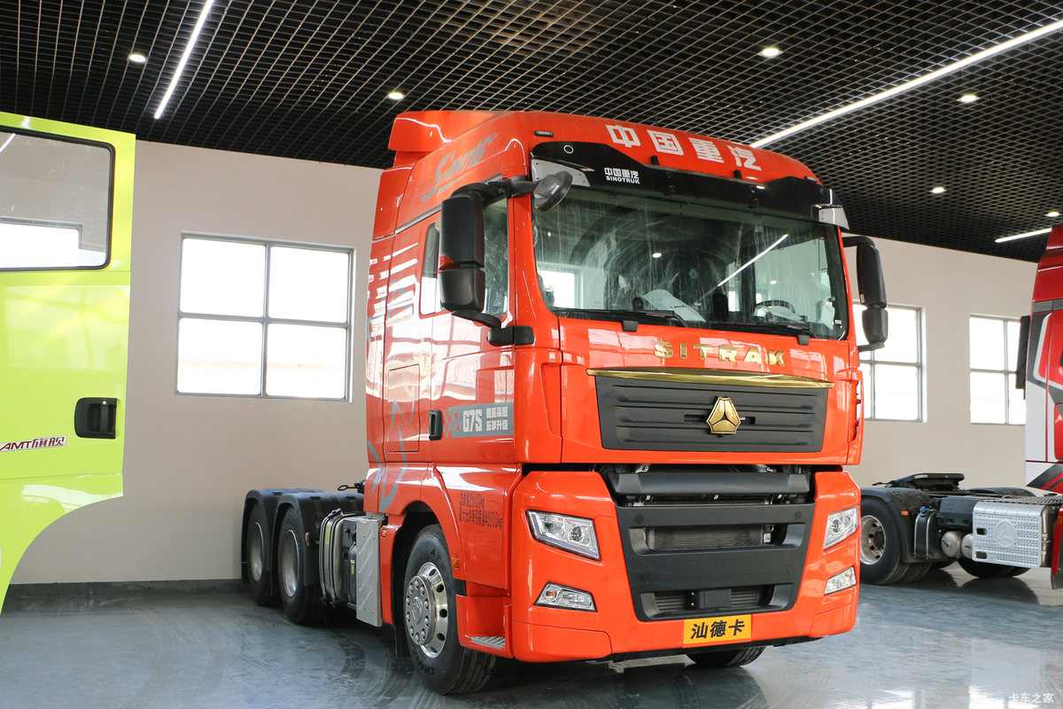 中国重汽 汕德卡SITRAK G7S重卡 奢华版 610马力 6X4 AMT自动挡牵引车(液缓)