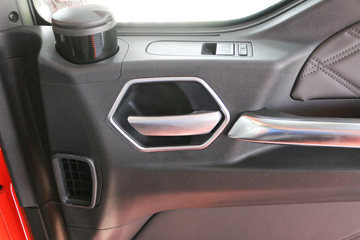 �й����� �ǵ¿�SITRAK G7S�ؿ� �ݻ��� 610���� 6X4 AMT�Զ���ǣ����(Һ��)ͼƬ