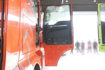 �й����� �ǵ¿�SITRAK G7S�ؿ� �ݻ��� 610���� 6X4 AMT�Զ���ǣ����(Һ��)ͼƬ