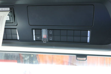 �й����� �ǵ¿�SITRAK G7S�ؿ� �ݻ��� 610���� 6X4 AMT�Զ���ǣ����(Һ��)ͼƬ