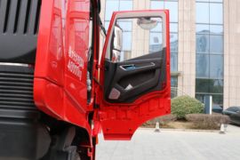 杰狮&nbsp;牵引车驾驶室                                               图片