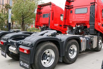 �������� ��ʨC6�ؿ� 560���� 6X4ǣ����(CQ4257HK13334)ͼƬ