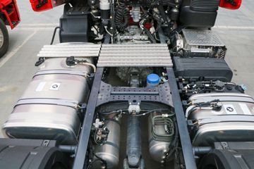 �������� ��ʨC6�ؿ� 560���� 6X4ǣ����(CQ4257HK13334)ͼƬ