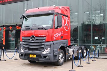 奔驰 Actros C重卡 尊享版 580马力 6X4 AMT自动挡牵引车(国六)