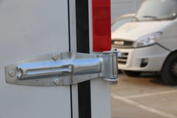 ����Ծ�� ��ԽEC300 4.5T 4.17�׵��Ŵ��綯��ʽ�Ῠ106.95kWhͼƬ