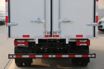 ����Ծ�� ��ԽEC300 4.5T 4.17�׵��Ŵ��綯��ʽ�Ῠ106.95kWhͼƬ