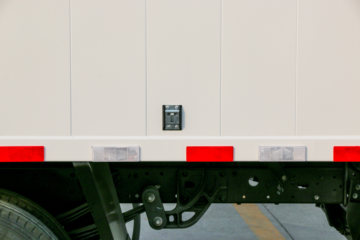 ����Ծ�� ��ԽEC300 4.5T 4.17�׵��Ŵ��綯��ʽ�Ῠ106.95kWhͼƬ
