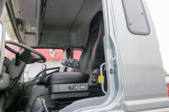 江淮 德沃斯V9 大金牛国六版 220马力 4X2 6.8米仓栅式载货车(HFC5180CCYB90K2E2S)