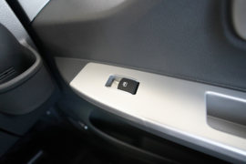 T5&nbsp;载货车驾驶室                                               图片