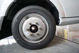 T5&nbsp;载货车底盘                                                图片