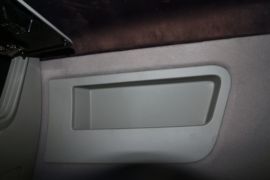 天龙旗舰KX&nbsp;冷藏车驾驶室图片