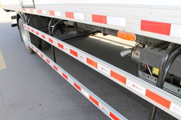 �й����� HOWO TX 220���� 4X2 6.8����س�(����)ͼƬ