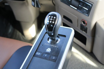 �������� HOWO TX�ؿ� 8X4 6.2�׻���ʽ���綯��ж��(ZZ3317V446GZ1SBEV35)ͼƬ