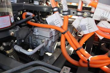 �������� HOWO TX�ؿ� 8X4 6.2�׻���ʽ���綯��ж��(ZZ3317V446GZ1SBEV35)ͼƬ