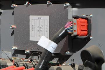 �������� HOWO TX�ؿ� 8X4 6.2�׻���ʽ���綯��ж��(ZZ3317V446GZ1SBEV35)ͼƬ