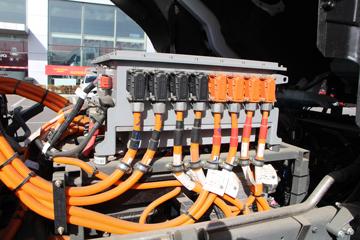 �������� HOWO TX�ؿ� 8X4 6.2�׻���ʽ���綯��ж��(ZZ3317V446GZ1SBEV35)ͼƬ